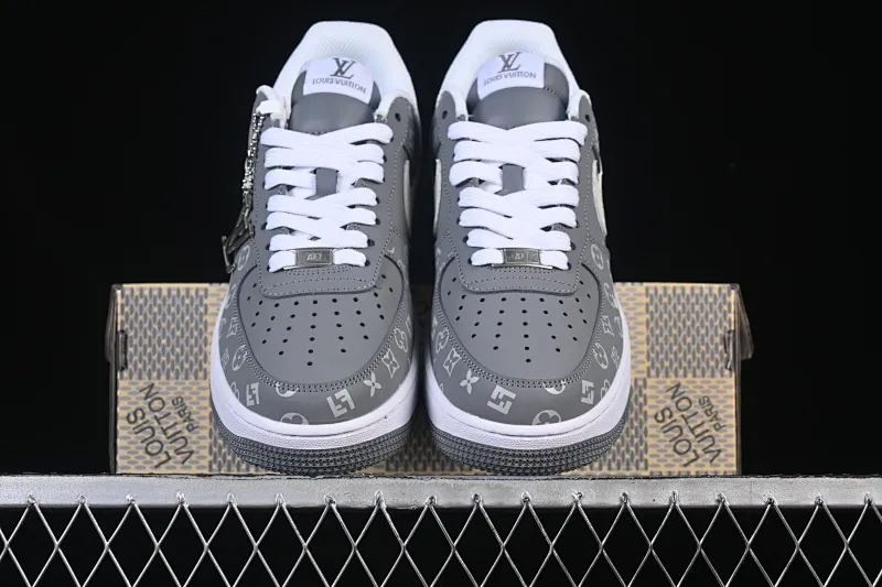 All categories Nk Air Force 1 Air Force series Nk Air Force 1 Low Air Force low-top Nike Air Force 1'07 Low joint gray and white print Air Force 1 low-top casual sneakers NH0601-575